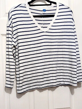 Old Navy Long Sleeve Striped V-Neck Top Size Medium Like New